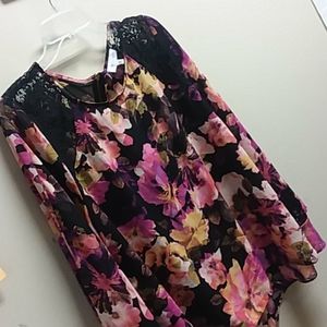 💮🖤Rich colored floral top